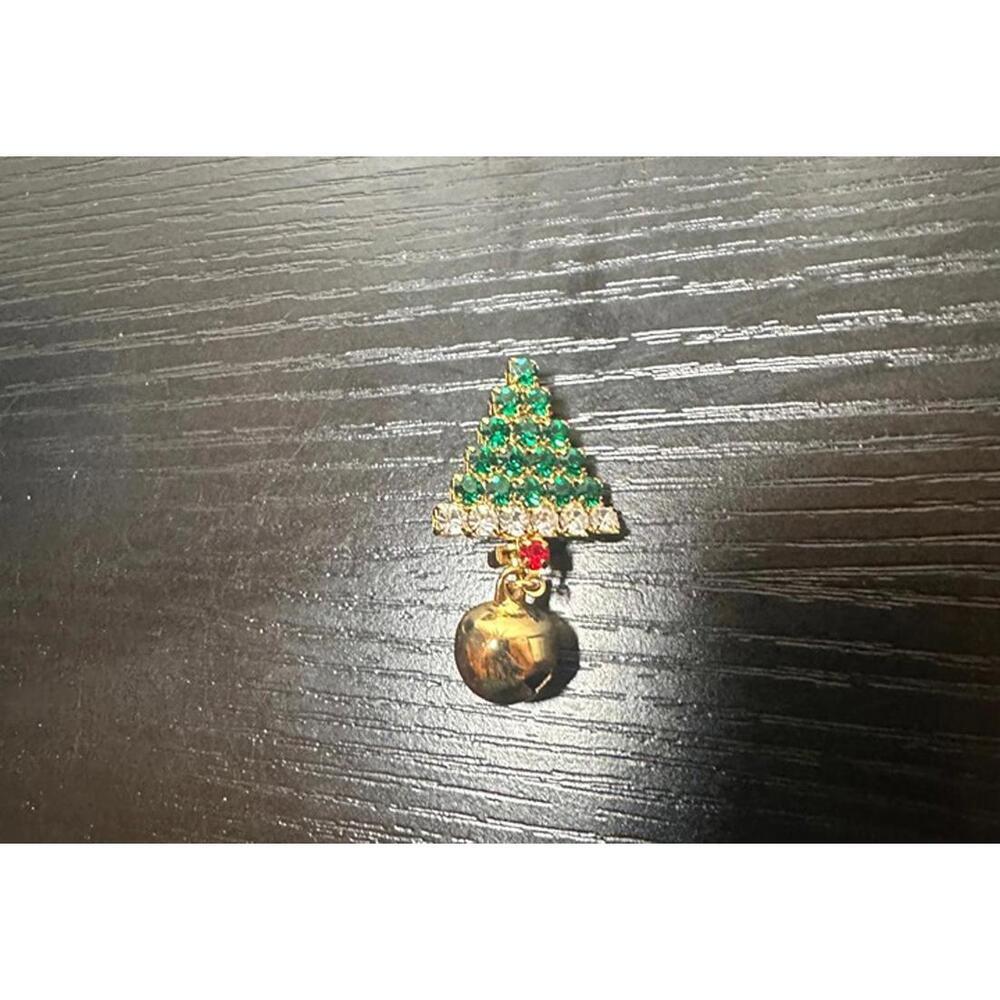 Vintage Rhinestone Christmas Tree Pin with Jingle Bell – Holiday Brooch